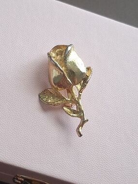 2" Gold-Tone Rose Brooch Pin - Elegant Floral Women’s Jewelry Stamped DFA